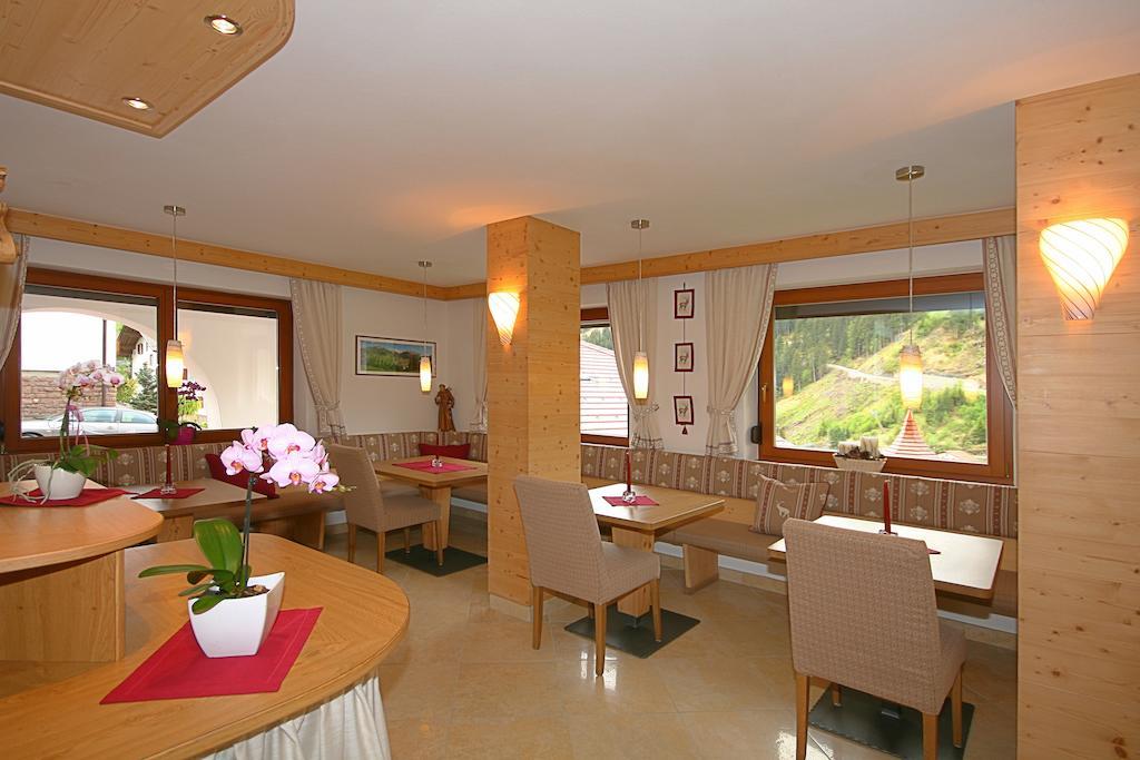 Garni Mezdi Hotel Santa Cristina Val Gardena Buitenkant foto