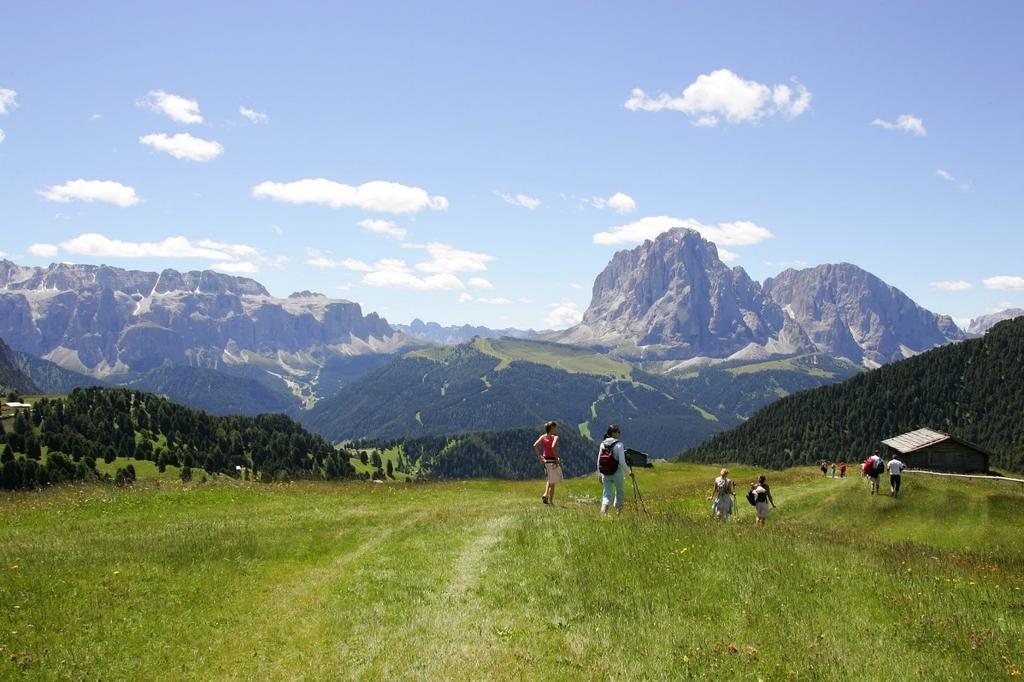 Garni Mezdi Hotel Santa Cristina Val Gardena Buitenkant foto